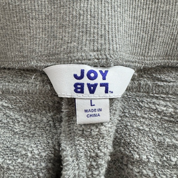 Size L Joylab shorts - Picture 3 of 4